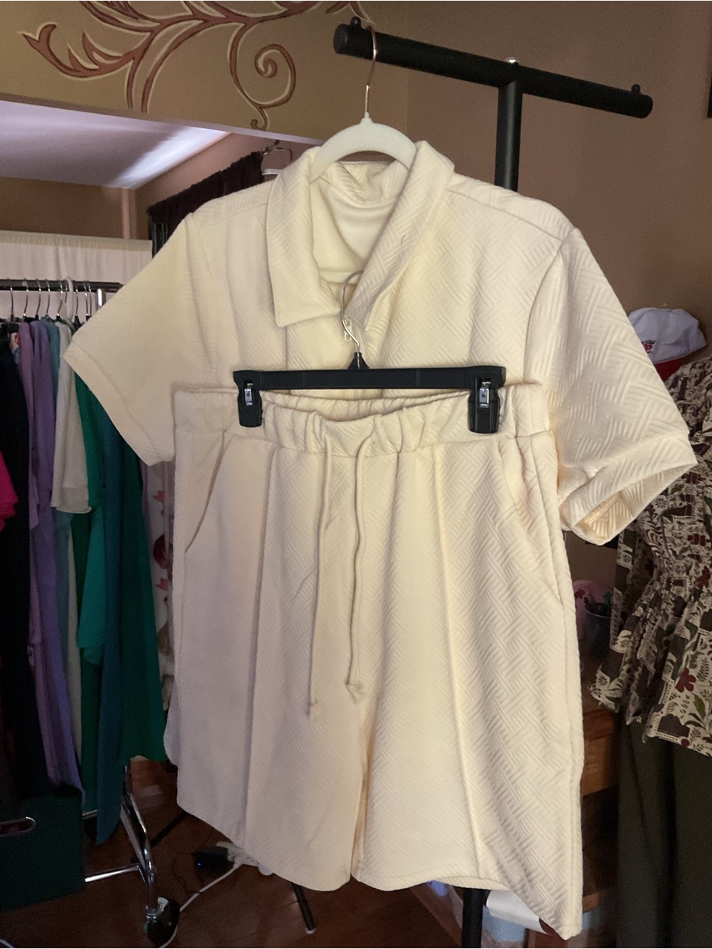 Quilted Short-Sleeve Top with Front zipper and Drawstring Shorts Set — Cream